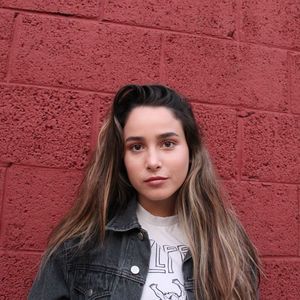 Meet your Posher, Maya